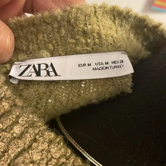 Gold Metallic Sweater - Picture 4 of 5